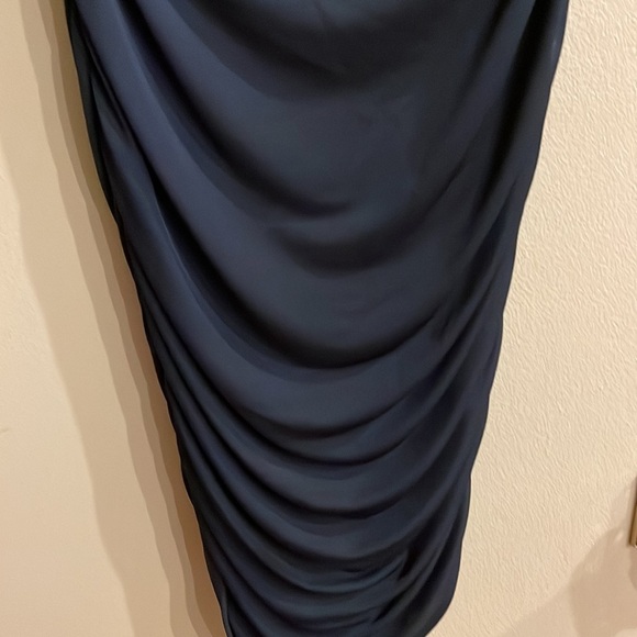 A pea In The Pod Maternity Navy blue ruching sides dress size Med square neck - Picture 6 of 8